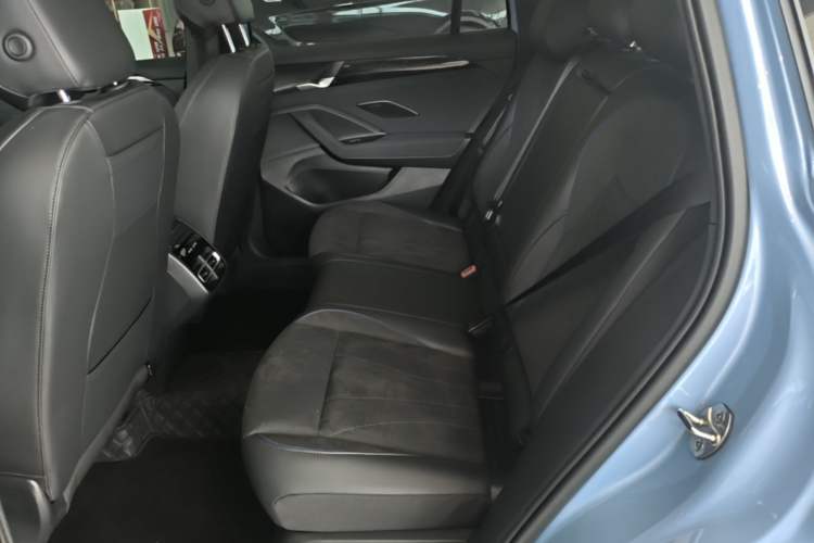 Used Volkswagen Tiguan L 2026 Model, PRO 380TSI Four-Wheel Drive R-Line Smart Luxury Edition Left Rear Seat