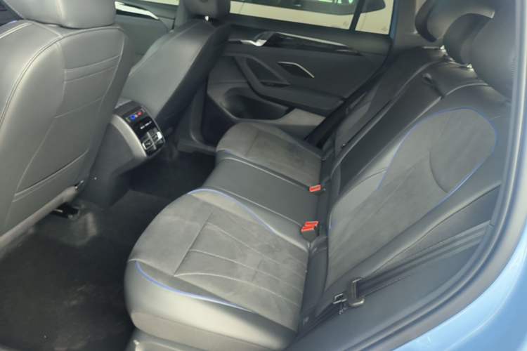 Used Volkswagen Tiguan L 2026 Model, PRO 380TSI Four-Wheel Drive R-Line Smart Luxury Edition Left Rear Seat