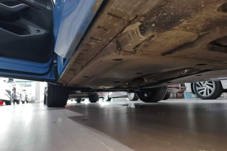 Used Volkswagen Tiguan L 2026 Model, PRO 380TSI Four-Wheel Drive R-Line Smart Luxury Edition Left Side Sill