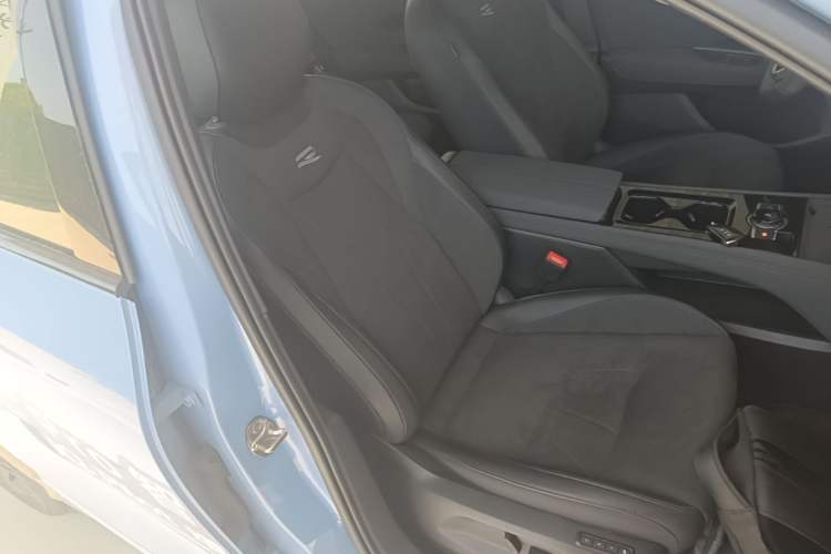 Used Volkswagen Tiguan L 2026 Model, PRO 380TSI Four-Wheel Drive R-Line Smart Luxury Edition Right Front Seat