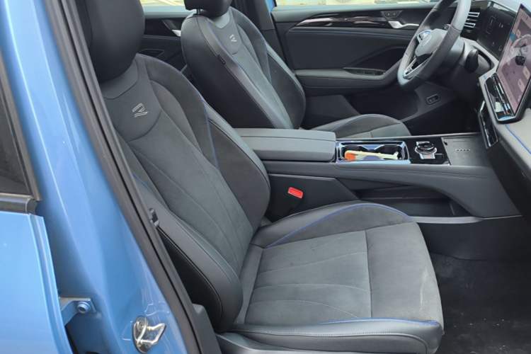 Used Volkswagen Tiguan L 2026 Model, PRO 380TSI Four-Wheel Drive R-Line Smart Luxury Edition Right Front Seat