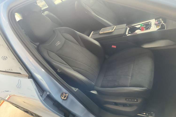 Used Volkswagen Tiguan L 2026 Model, PRO 380TSI Four-Wheel Drive R-Line Smart Luxury Edition Right Front Seat