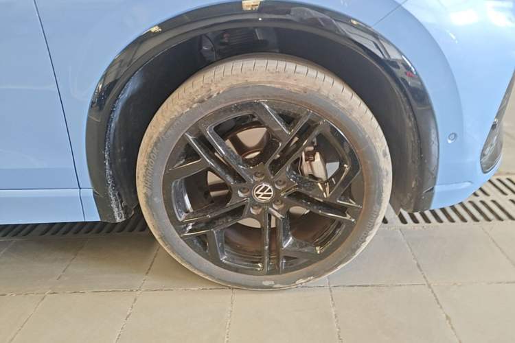 Used Volkswagen Tiguan L 2026 Model, PRO 380TSI Four-Wheel Drive R-Line Smart Luxury Edition Right Front Wheel Hub