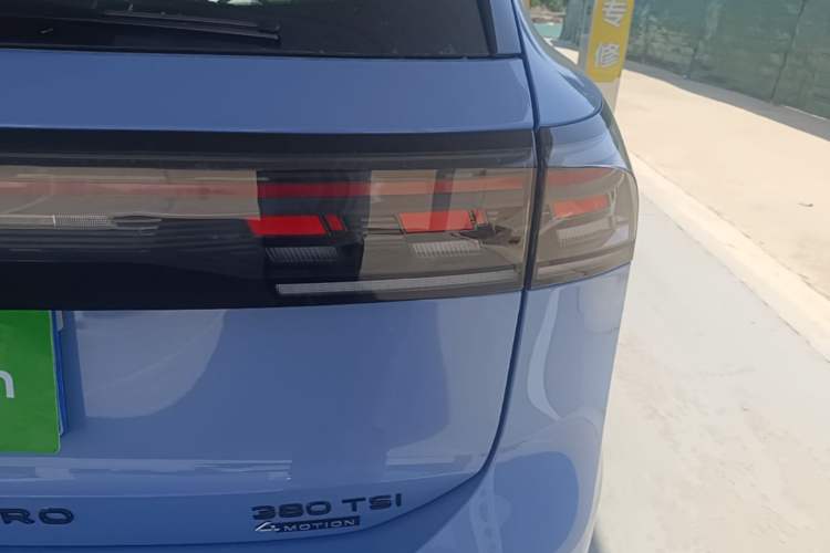 Used Volkswagen Tiguan L 2026 Model, PRO 380TSI Four-Wheel Drive R-Line Smart Luxury Edition Right Rear Taillight