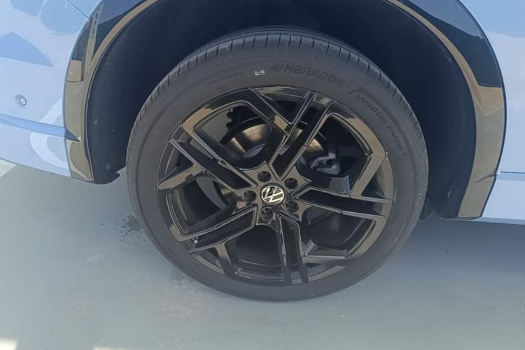 Used Volkswagen Tiguan L 2026 Model, PRO 380TSI Four-Wheel Drive R-Line Smart Luxury Edition Right Rear Wheel Hub