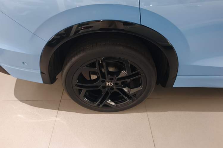 Used Volkswagen Tiguan L 2026 Model, PRO 380TSI Four-Wheel Drive R-Line Smart Luxury Edition Right Rear Wheel Hub