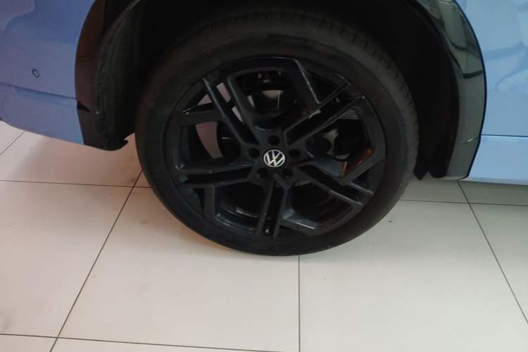 Used Volkswagen Tiguan L 2026 Model, PRO 380TSI Four-Wheel Drive R-Line Smart Luxury Edition Right Rear Wheel Hub