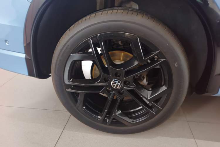 Used Volkswagen Tiguan L 2026 Model, PRO 380TSI Four-Wheel Drive R-Line Smart Luxury Edition Right Rear Wheel Hub