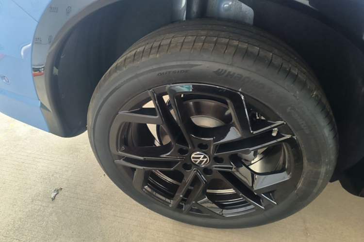 Used Volkswagen Tiguan L 2026 Model, PRO 380TSI Four-Wheel Drive R-Line Smart Luxury Edition Right Rear Wheel Hub
