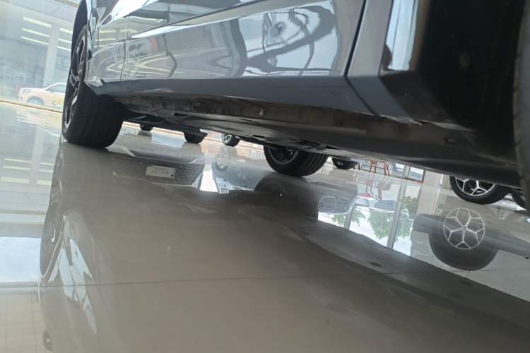 Used Volkswagen Tiguan L 2026 Model, PRO 380TSI Four-Wheel Drive R-Line Smart Luxury Edition Right Side Sill