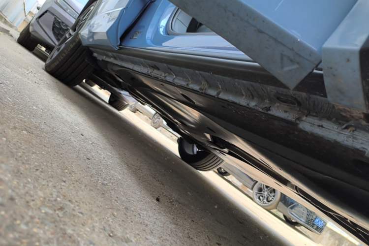 Used Volkswagen Tiguan L 2026 Model, PRO 380TSI Four-Wheel Drive R-Line Smart Luxury Edition Right Side Sill