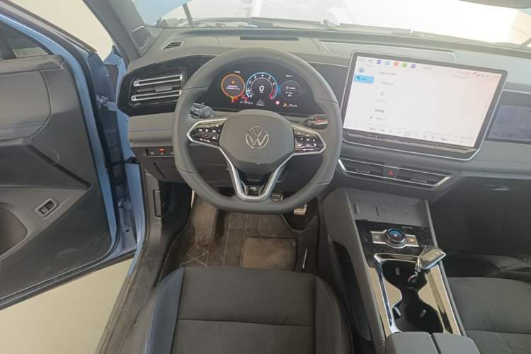 Used Volkswagen Tiguan L 2026 Model, PRO 380TSI Four-Wheel Drive R-Line Smart Luxury Edition Steering Wheel