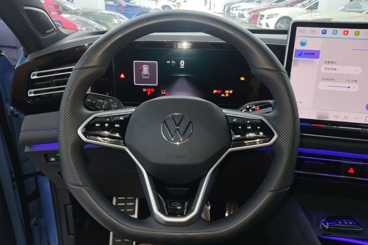 Used Volkswagen Tiguan L 2026 Model, PRO 380TSI Four-Wheel Drive R-Line Smart Luxury Edition Steering Wheel