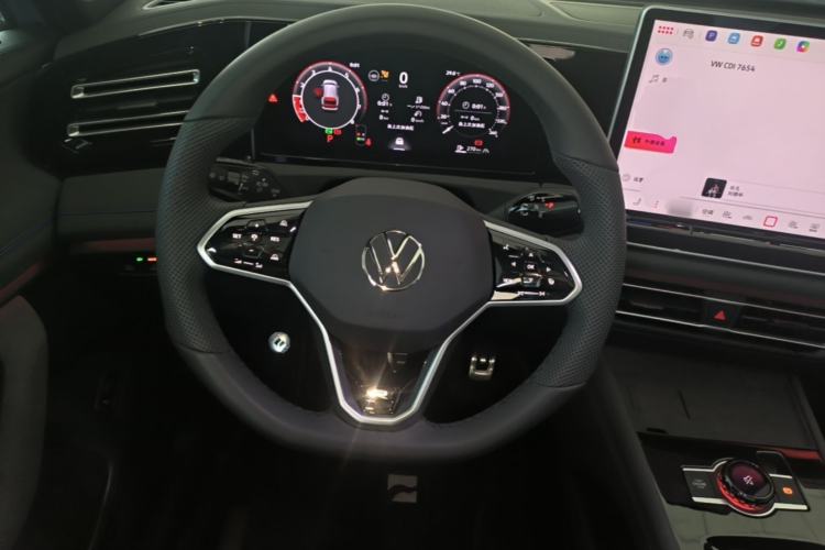 Used Volkswagen Tiguan L 2026 Model, PRO 380TSI Four-Wheel Drive R-Line Smart Luxury Edition Steering Wheel