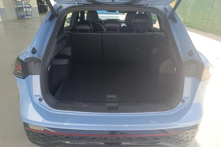 Used Volkswagen Tiguan L 2026 Model, PRO 380TSI Four-Wheel Drive R-Line Smart Luxury Edition Trunk