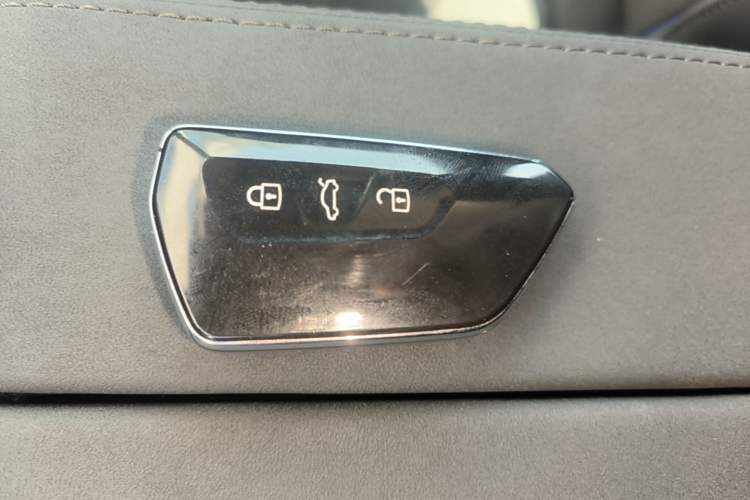 Used Volkswagen Tiguan L 2026 Model, PRO 380TSI Four-Wheel Drive R-Line Smart Luxury Edition Vehicle Key