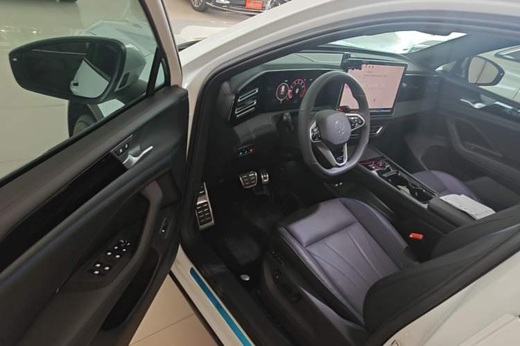 Used Volkswagen Tiguan L 2026 Model, PRO 380TSI Two-Wheel Drive R-Line Smart Leading Edition Driver Seat