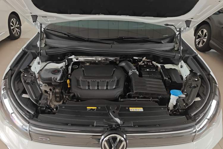 Used Volkswagen Tiguan L 2026 Model, PRO 380TSI Two-Wheel Drive R-Line Smart Leading Edition Engine Bay