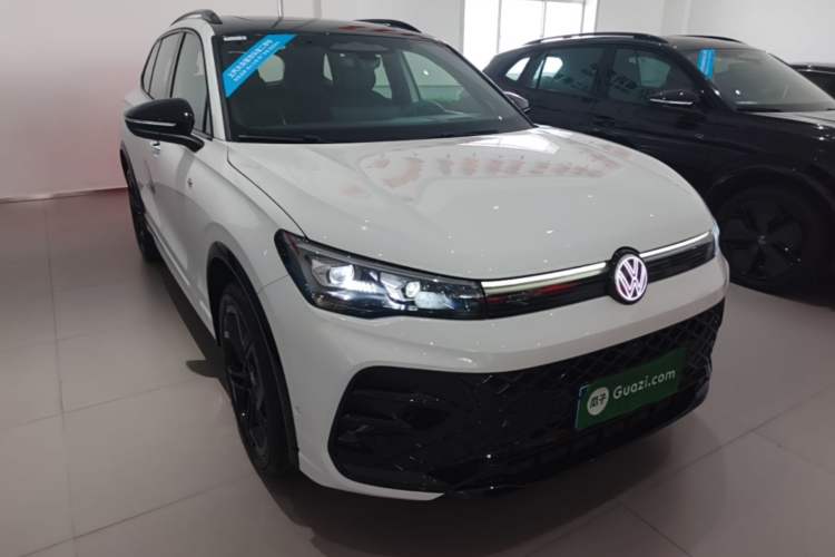 Used Volkswagen Tiguan L 2026 Model, PRO 380TSI Four-Wheel Drive R-Line Smart Luxury Edition Front Right 45 Deg