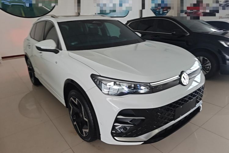 Used Volkswagen Tiguan L 2026 Model, PRO 380TSI Two-Wheel Drive R-Line Smart Leading Edition Front Right 45 Deg