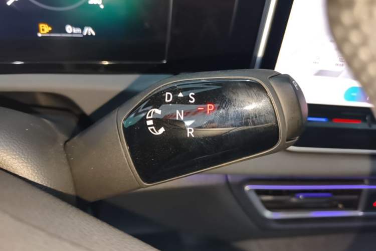 Used Volkswagen Tiguan L 2026 Model, PRO 380TSI Four-Wheel Drive R-Line Smart Luxury Edition Gear Lever