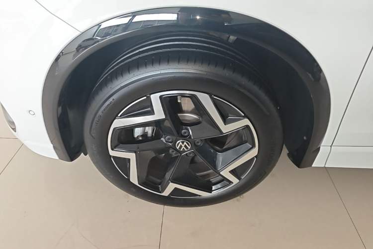 Used Volkswagen Tiguan L 2026 Model, PRO 380TSI Two-Wheel Drive R-Line Smart Leading Edition Left Front Wheel Hub