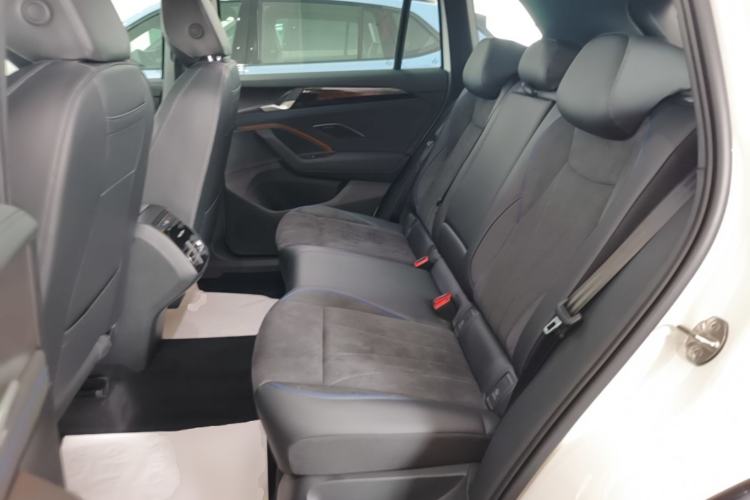Used Volkswagen Tiguan L 2026 Model, PRO 380TSI Four-Wheel Drive R-Line Smart Luxury Edition Left Rear Seat
