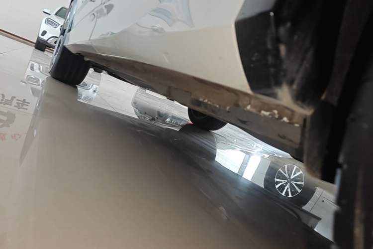 Used Volkswagen Tiguan L 2026 Model, PRO 380TSI Two-Wheel Drive R-Line Smart Leading Edition Left Side Sill