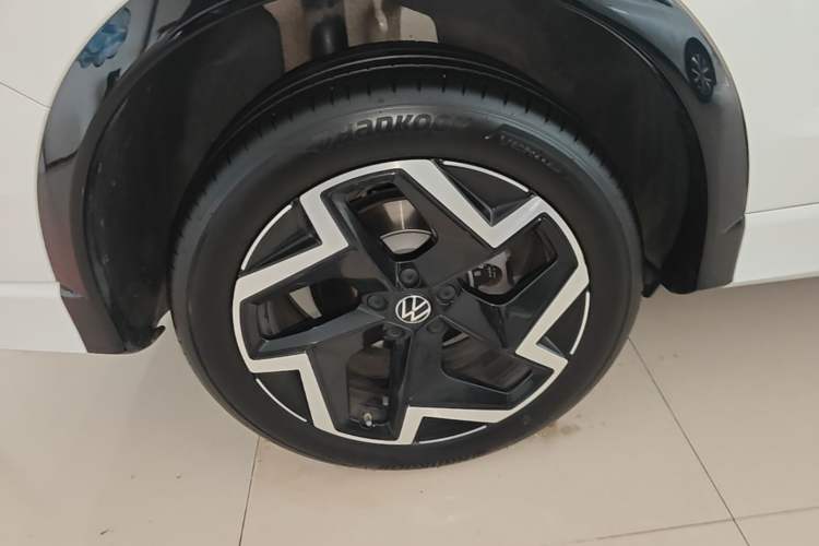 Used Volkswagen Tiguan L 2026 Model, PRO 380TSI Two-Wheel Drive R-Line Smart Leading Edition Right Rear Wheel Hub