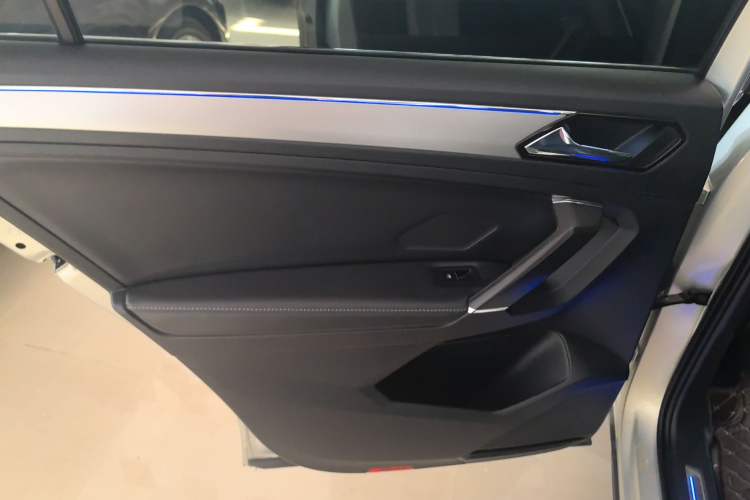 Used Volkswagen Tiguan L New Energy 2019 430 PHEV Hybrid Flagship Model Left Rear Door Interior