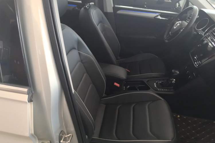 Used Volkswagen Tiguan L New Energy 2019 430 PHEV Hybrid Flagship Model Right Front Seat