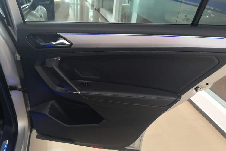 Used Volkswagen Tiguan L New Energy 2019 430 PHEV Hybrid Flagship Model Right Rear Door Interior
