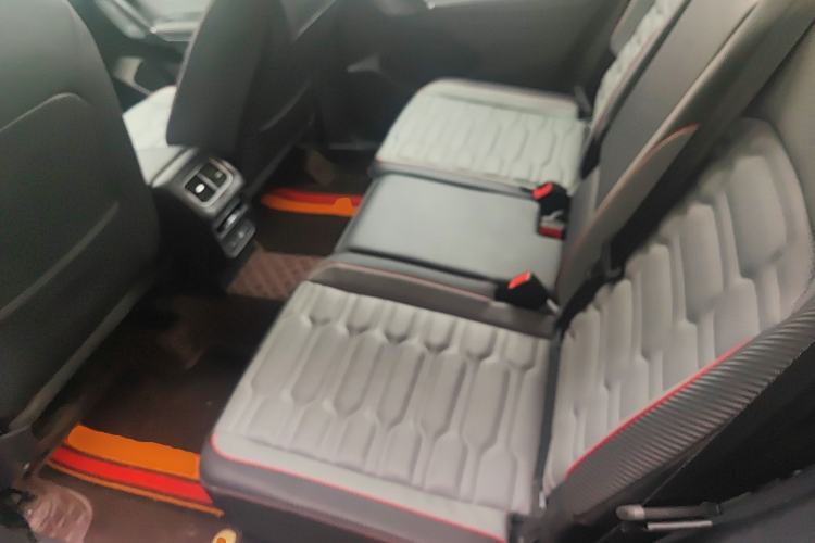 Used Volkswagen Tiguan L New Energy 2023 430 PHEV Plug-in Hybrid Flagship Edition Left Rear Seat
