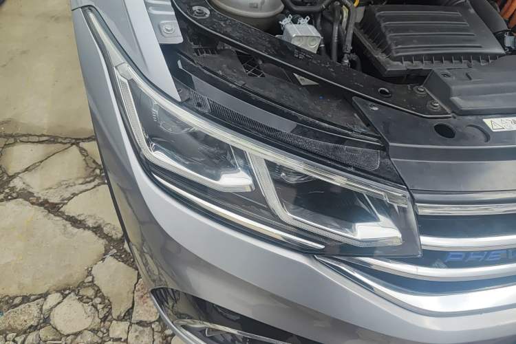 Used Volkswagen Tiguan L New Energy 2023 430 PHEV Plug-in Hybrid Flagship Edition Right Front Headlight