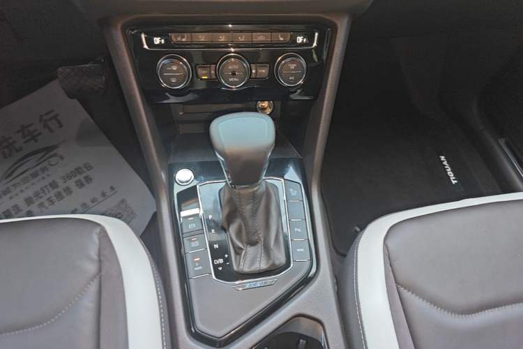 Used Volkswagen Tiguan L New Energy 2019 430 PHEV Hybrid Luxury Edition Gear Lever