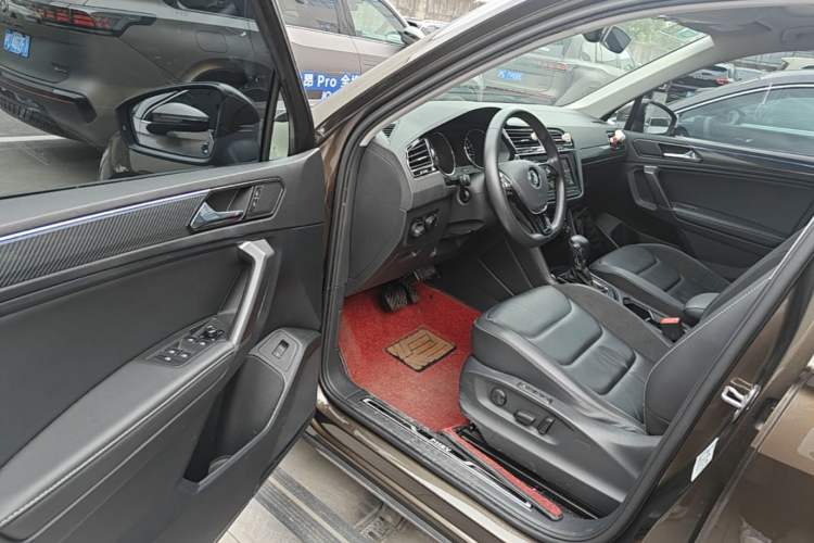 Used Volkswagen Tiguan L New Energy 2019 430 PHEV Hybrid Luxury Edition Driver Seat