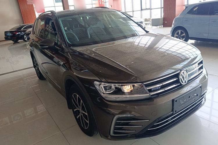 Used Volkswagen Tiguan L New Energy 2019 430 PHEV Hybrid Luxury Edition Front Right 45 Deg