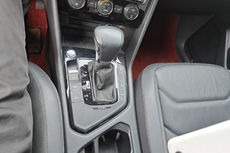 Used Volkswagen Tiguan L New Energy 2019 430 PHEV Hybrid Luxury Edition Gear Lever