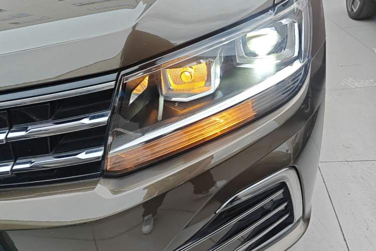 Used Volkswagen Tiguan L New Energy 2019 430 PHEV Hybrid Luxury Edition Left Front Headlight