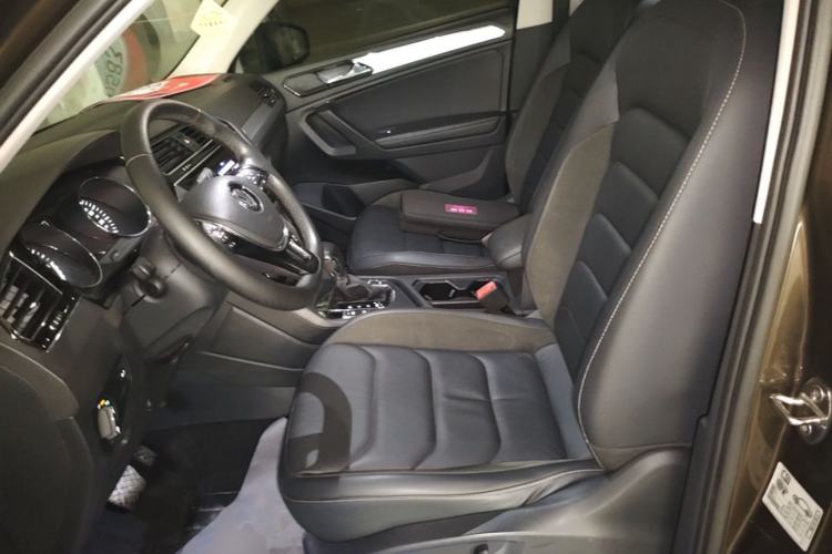 Used Volkswagen Tiguan L New Energy 2019 430 PHEV Hybrid Luxury Edition Left Front Seat