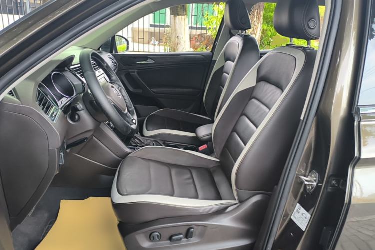 Used Volkswagen Tiguan L New Energy 2019 430 PHEV Hybrid Luxury Edition Left Front Seat