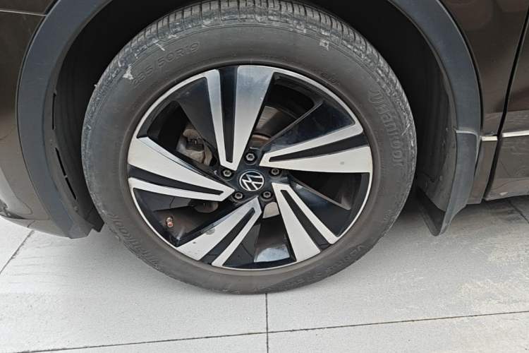 Used Volkswagen Tiguan L New Energy 2019 430 PHEV Hybrid Luxury Edition Left Front Wheel Hub