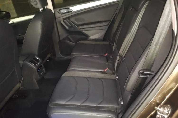 Used Volkswagen Tiguan L New Energy 2019 430 PHEV Hybrid Luxury Edition Left Rear Seat