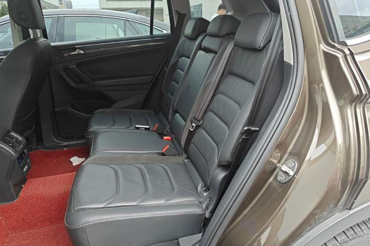 Used Volkswagen Tiguan L New Energy 2019 430 PHEV Hybrid Luxury Edition Left Rear Seat