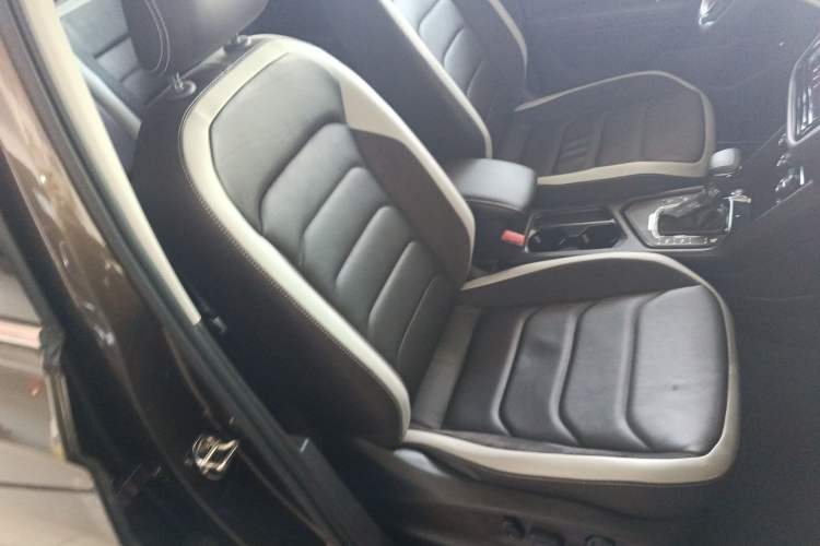 Used Volkswagen Tiguan L New Energy 2019 430 PHEV Hybrid Luxury Edition Right Front Seat