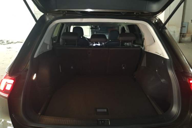 Used Volkswagen Tiguan L New Energy 2019 430 PHEV Hybrid Luxury Edition Trunk