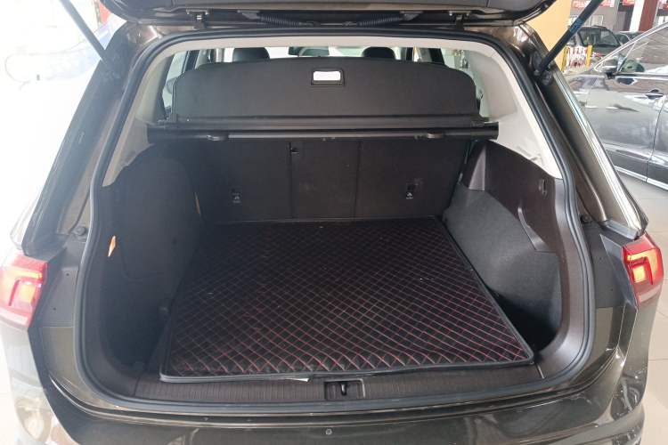 Used Volkswagen Tiguan L New Energy 2019 430 PHEV Hybrid Luxury Edition Trunk