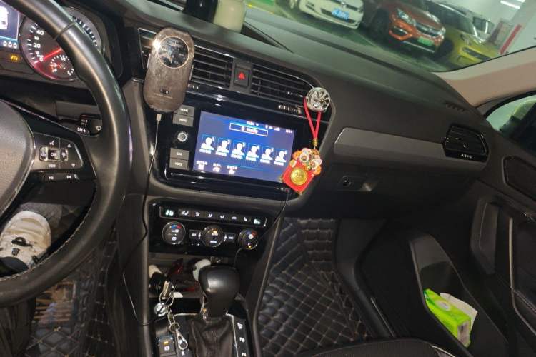 Used Volkswagen Tiguan L New Energy 2019 430 PHEV Hybrid Flagship Model Audio And AC Panel