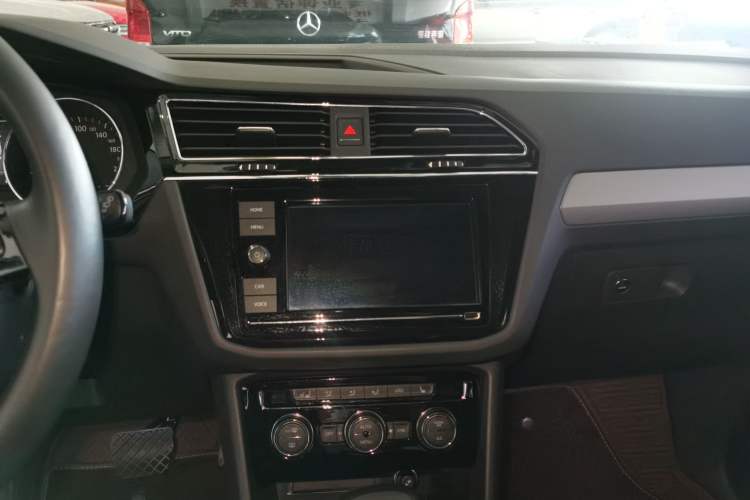 Used Volkswagen Tiguan L New Energy 2019 430 PHEV Hybrid Flagship Model Audio And AC Panel