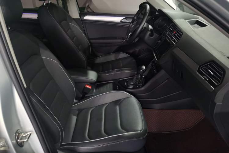 Used Volkswagen Tiguan L New Energy 2019 430 PHEV Hybrid Flagship Model Right Front Seat